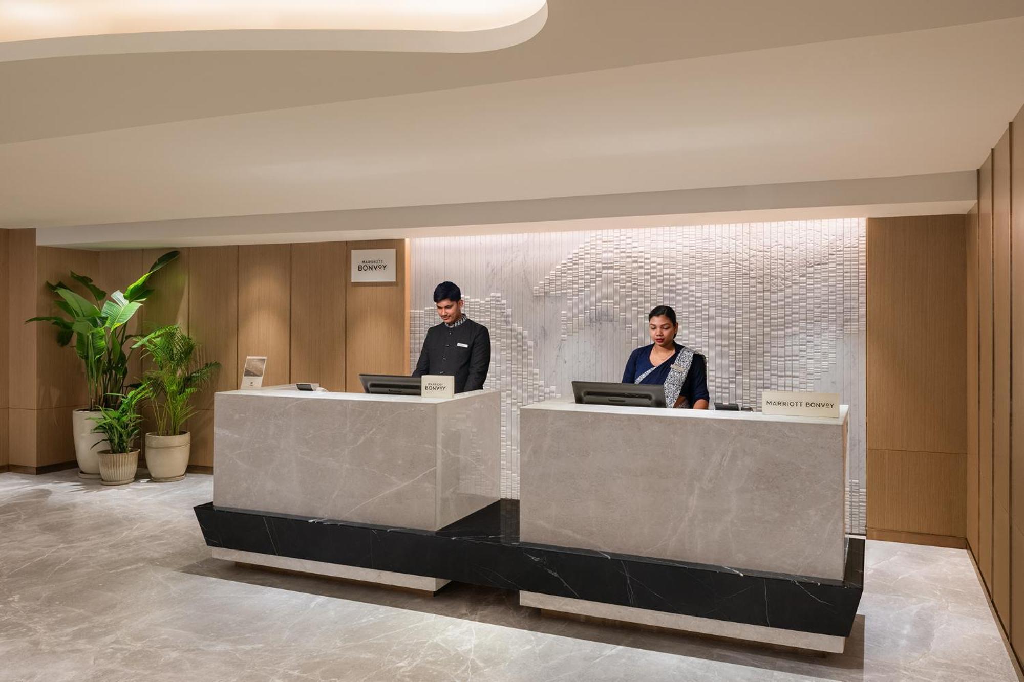 Hotel Courtyard By Marriott Bhopal Exterior foto